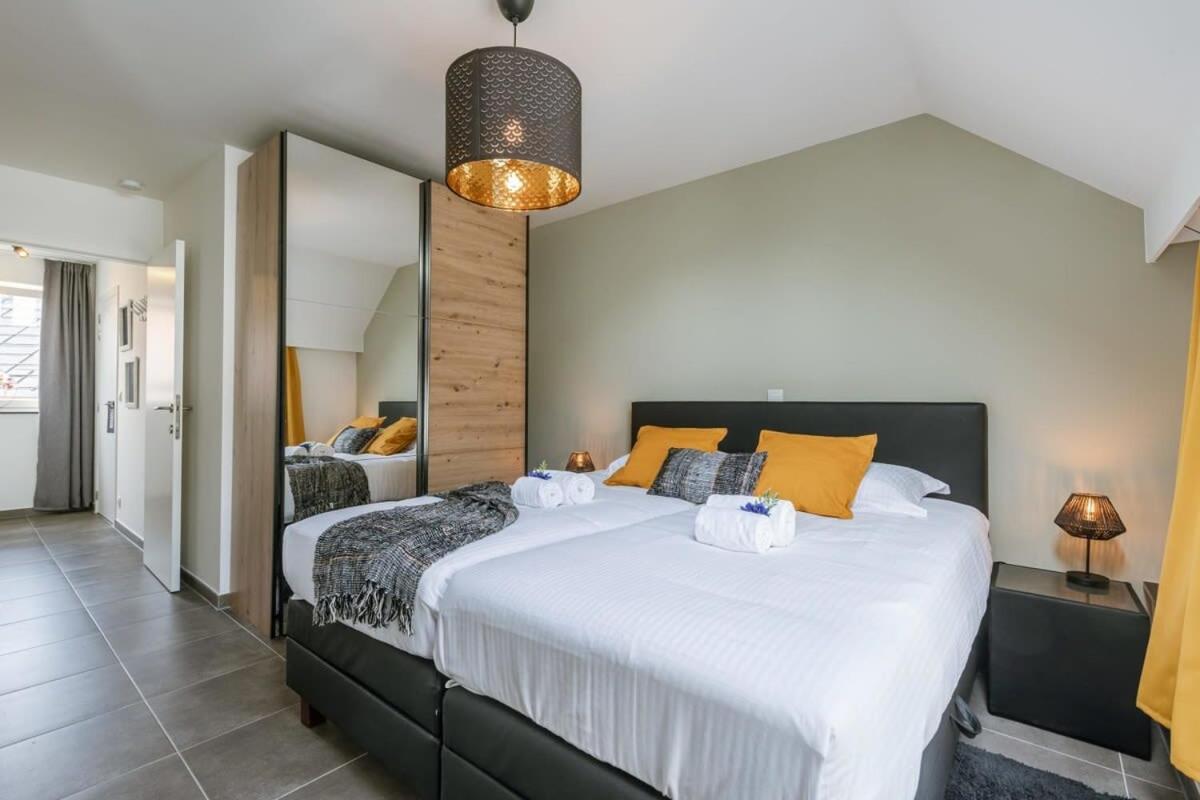 Pleasant Apartment Near The Center Of Гент Екстериор снимка