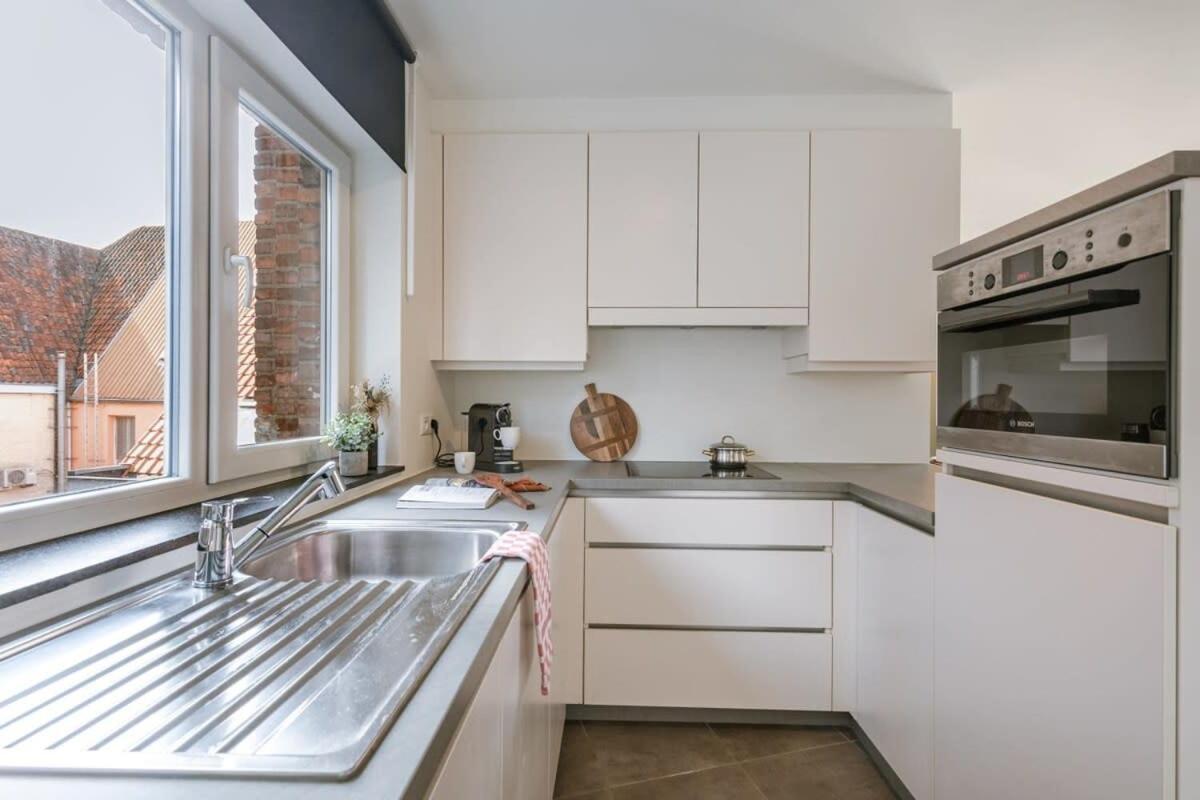 Pleasant Apartment Near The Center Of Гент Екстериор снимка